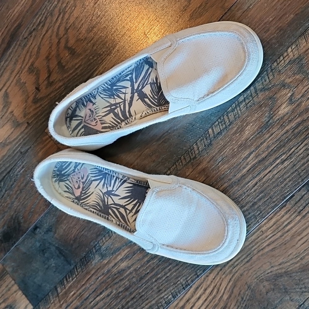 Womens Roxi Slip On Shoe